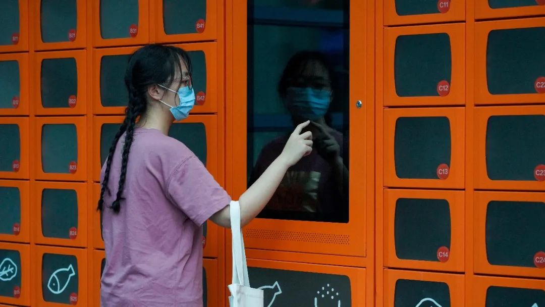 諄勤工業(yè)平板電腦攜手外賣取餐柜，邁進(jìn)外賣新時代